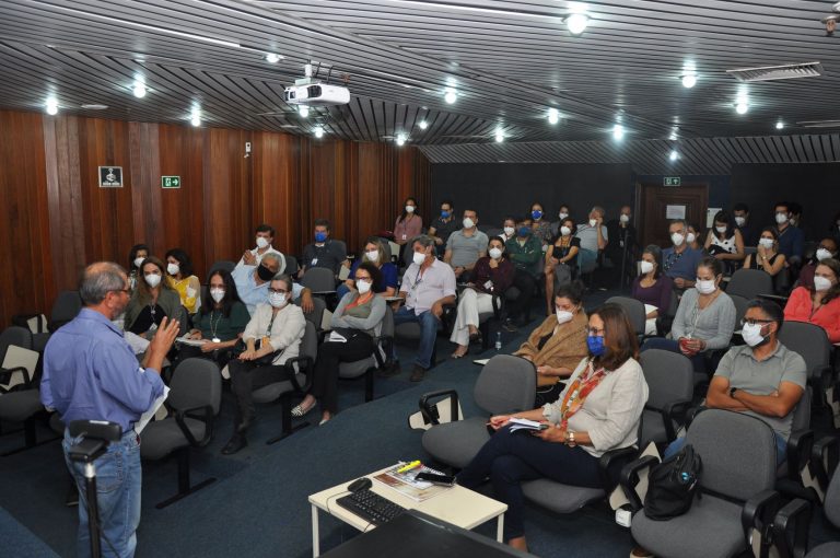 Fiocruz Minas recebe equipe da Coordenação de Vigilância em Saúde e Laboratórios de Referência ... 