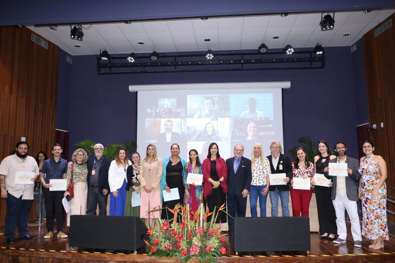 Prêmio Oswaldo Cruz de Teses: estudantes do IRR se destacam ... 